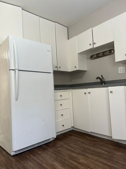 Building Photo - 3401 Hillsborough Dr