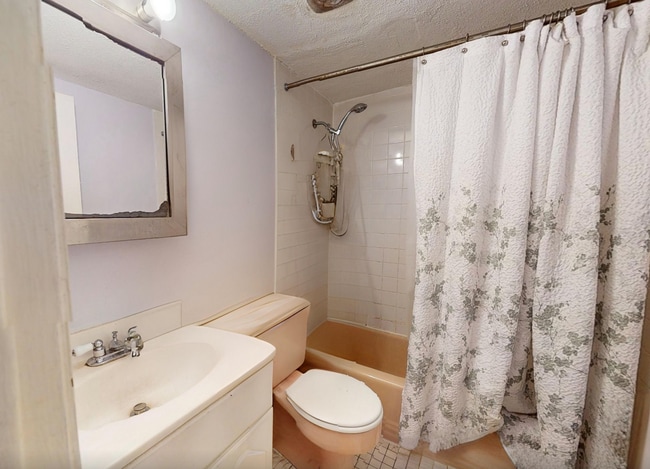 Building Photo - 280 Corey Rd