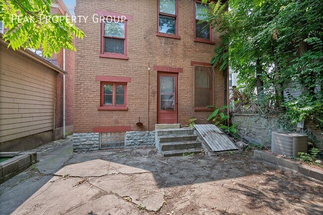 Building Photo - 2322 Chickasaw St