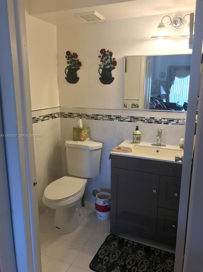 Building Photo - 301 NW 84th Ct