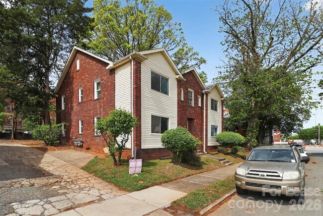 Building Photo - 1412 Park Dr