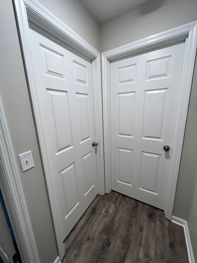 Building Photo - Hampton 1371-1373