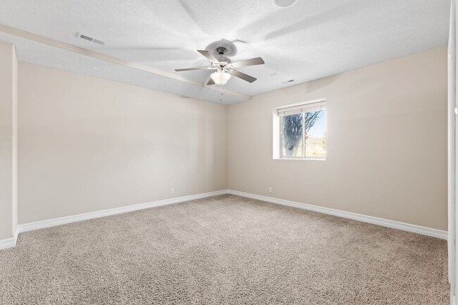 Building Photo - Stunning 4 bedroom Ranch in Elkhorn