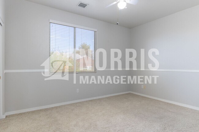 Building Photo - Beautiful Home Located in The Links