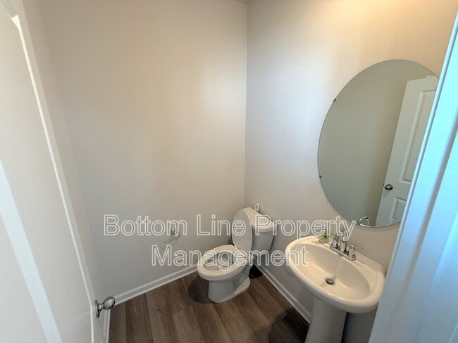 Building Photo - 1066 Plumcrest Dr