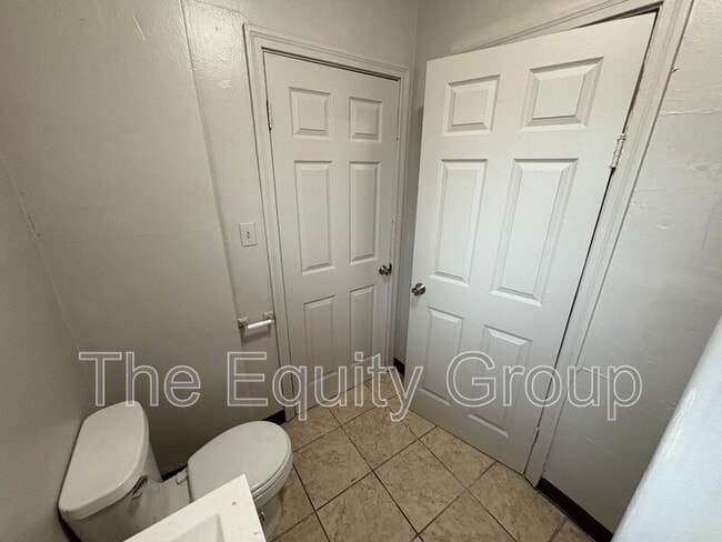 Building Photo - 311 E Grove Ave