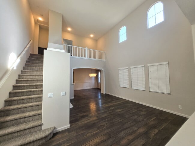 Building Photo - 2033 Silverado St