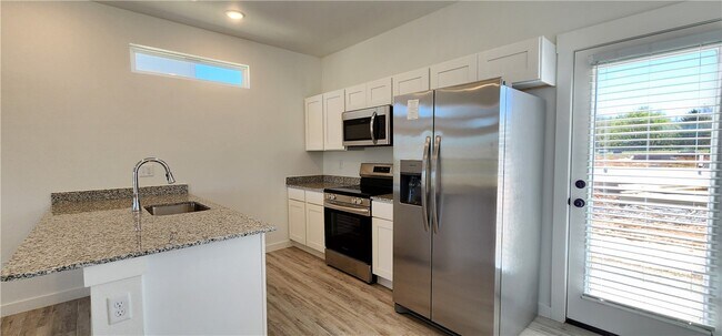 Building Photo - 1091 Kentucky Ave