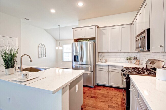 Building Photo - 18802 Majestic Vista Ln