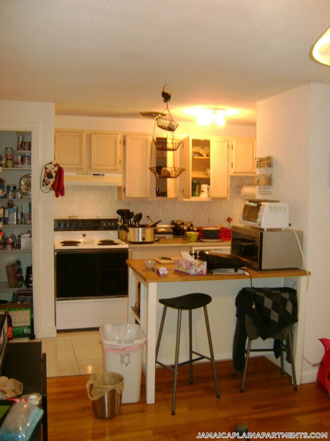 Building Photo - 50 Evergreen St