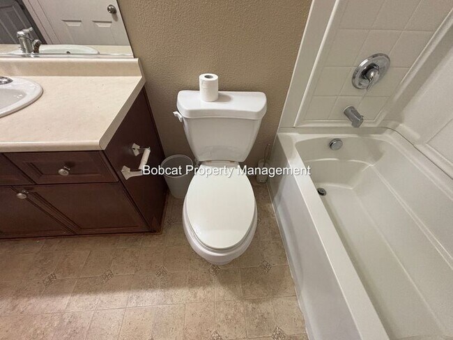 Building Photo - 1291 Toscana Way