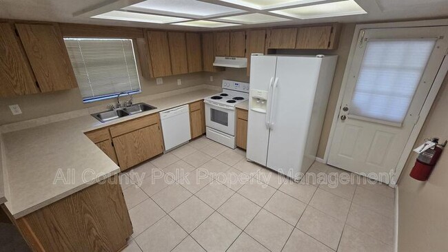 Building Photo - 4917 Malibu Ct