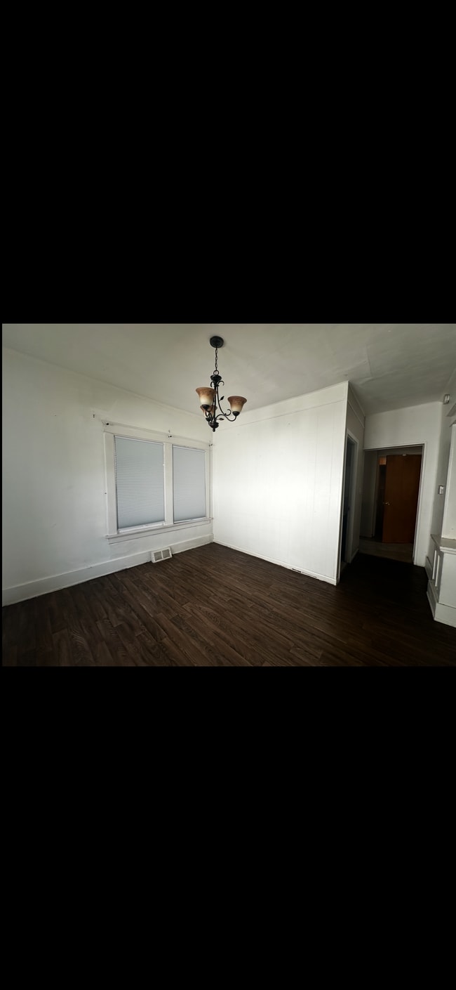 Building Photo - 317 Haney Ave