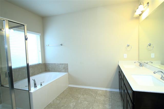 Building Photo - 4817 Green River Dr