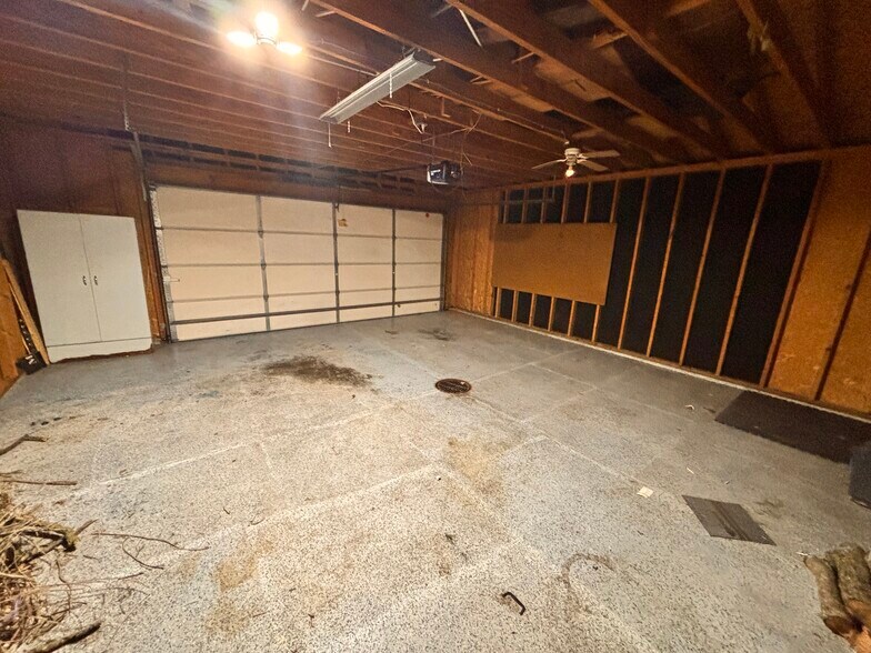 Building Photo - 411 E Market St