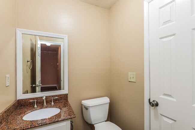 Building Photo - Spacious 3-Bedroom Home in Rex, GA