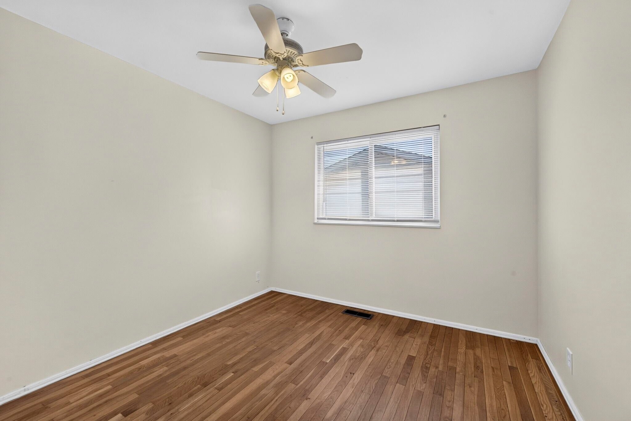 Building Photo - 3145 Matlock Dr