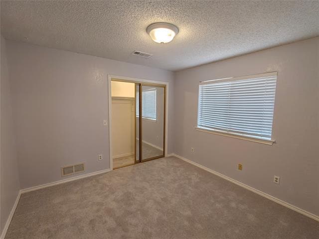Building Photo - 4108 Mesa Dr