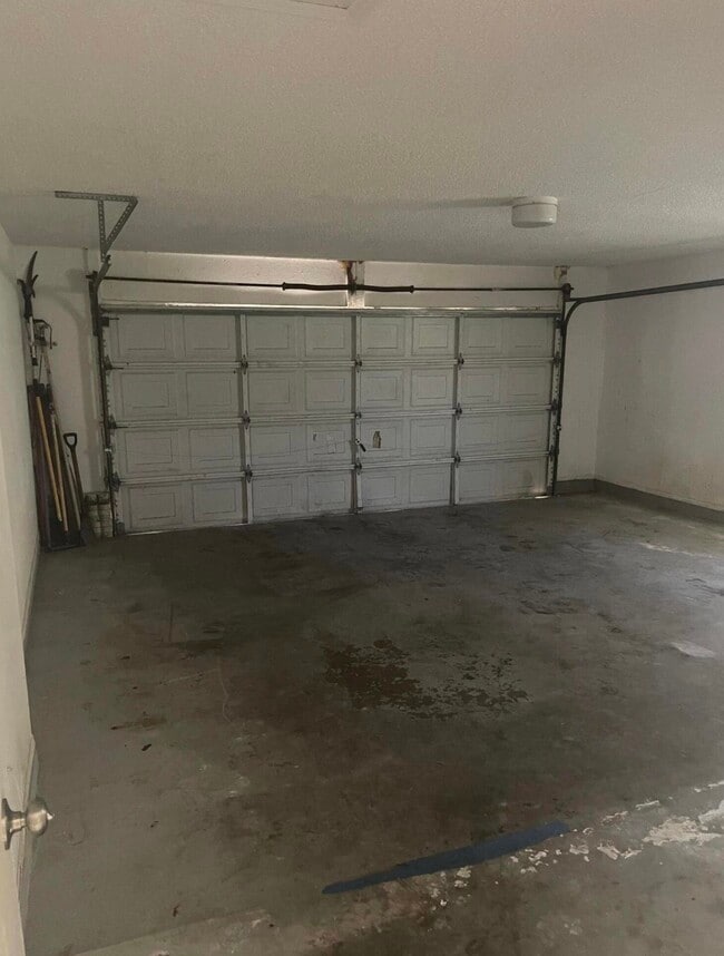 Building Photo - 1401 SE Appamattox Terrace