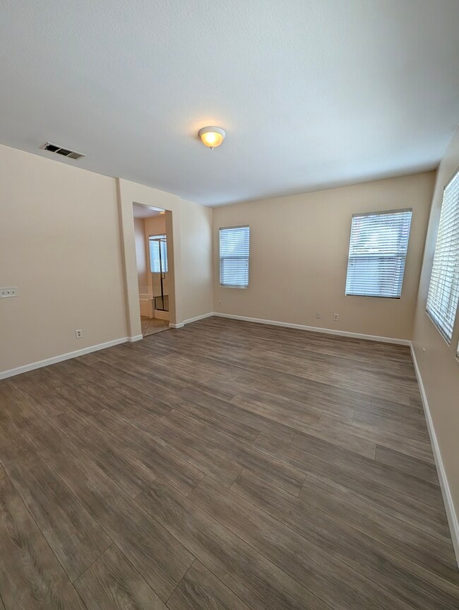 Building Photo - 1468 Burns Ln