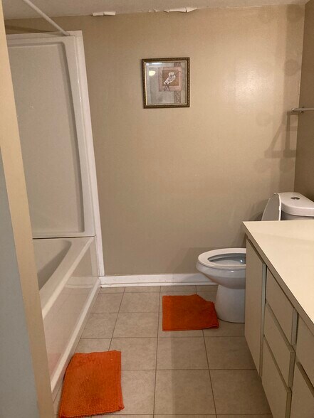 Building Photo - 14111 Mossy Glen Ln