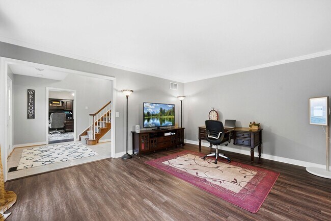 Building Photo - 1126 Somerset Ln