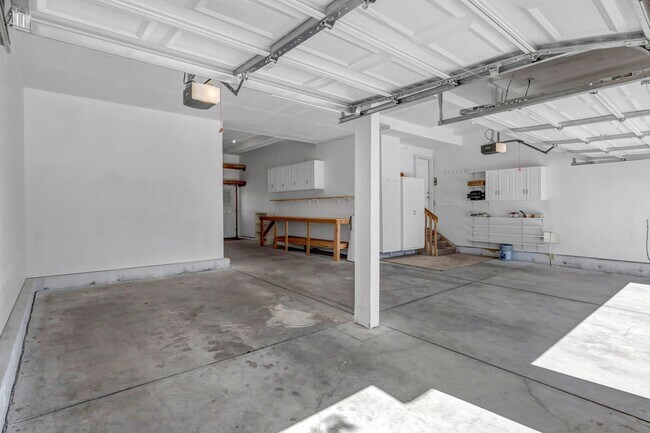 Building Photo - Clean and Spacious Home for Rent-Peyton- 80831