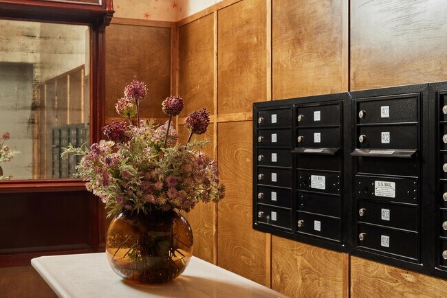 Building Photo - 857 Bergen Ave