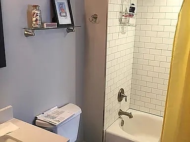 Building Photo - 2044 Appletree St