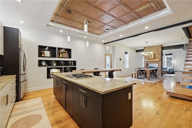 Building Photo - 3865 Howley St