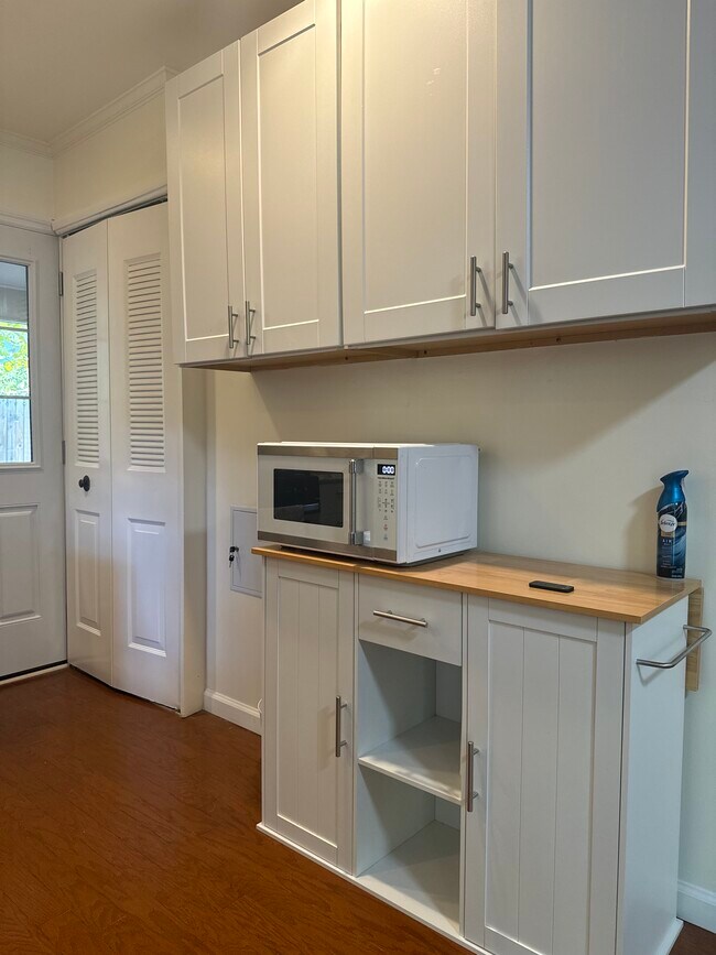 Building Photo - 7517 Murillo St