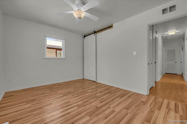 Building Photo - 26435 Tawas St