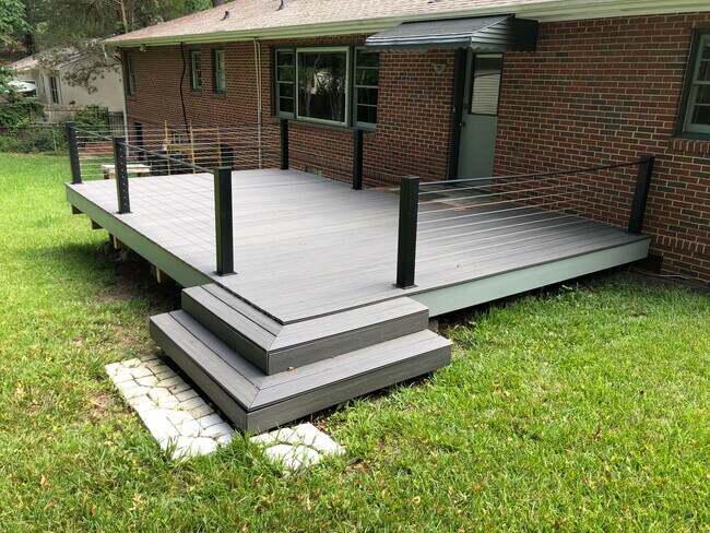 Building Photo - 1817 Dell Dr