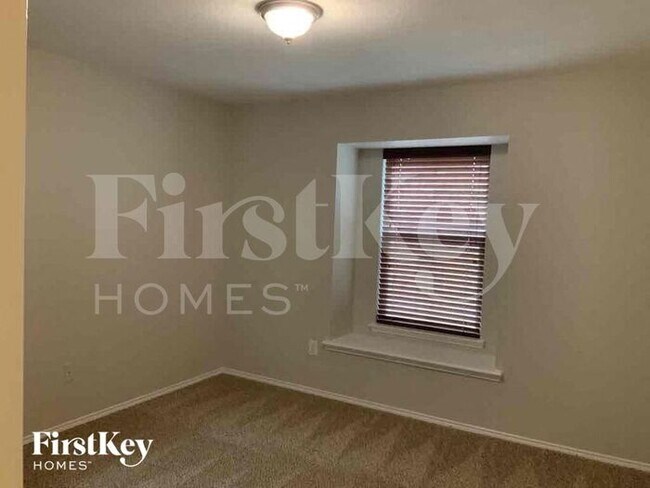 Building Photo - 1205 Bellcrest Dr
