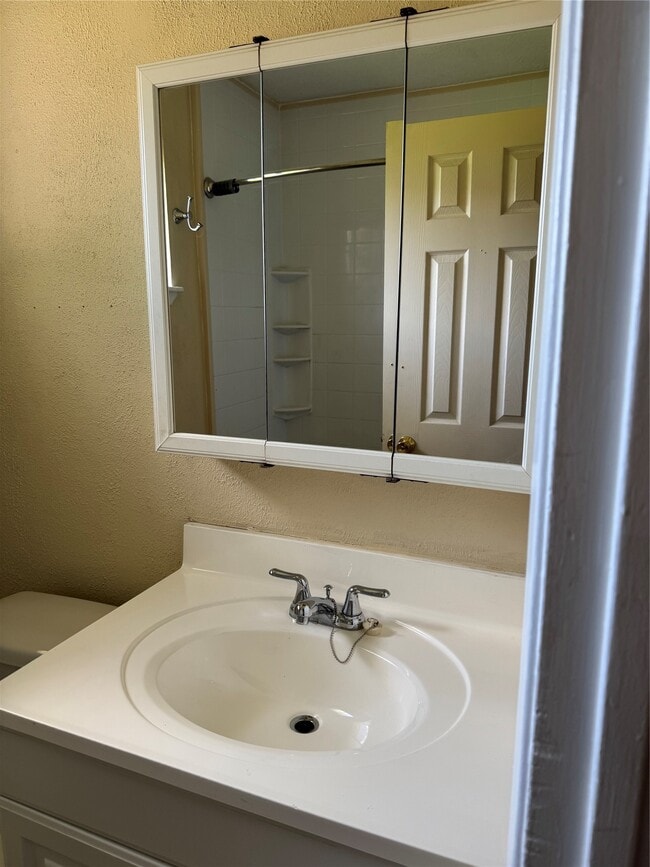 Building Photo - 8426 Avington Rd