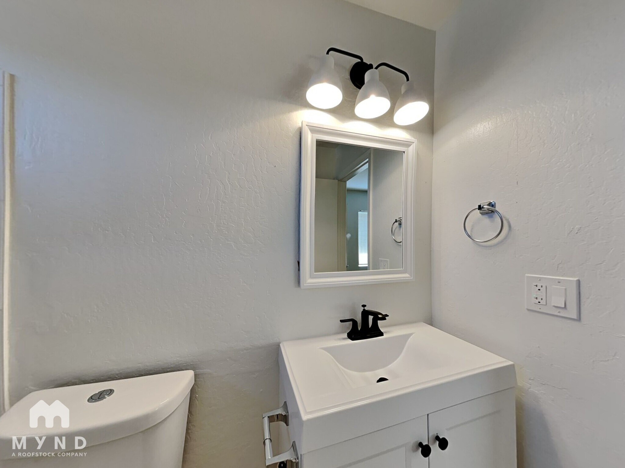 Building Photo - 4561 W Boca Raton Rd
