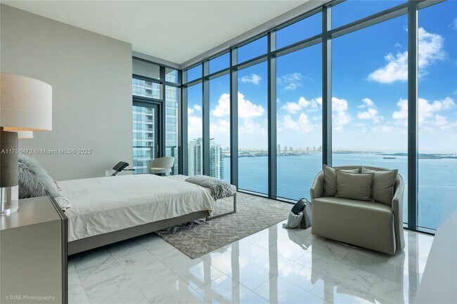 Building Photo - 1451 Brickell Ave