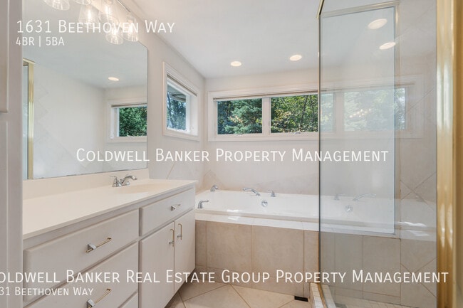 Building Photo - 1631 Beethoven Way