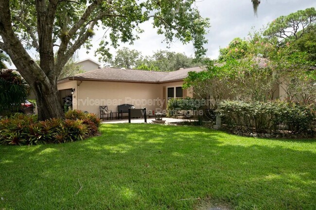 Building Photo - 423 Whispering Oaks Ct