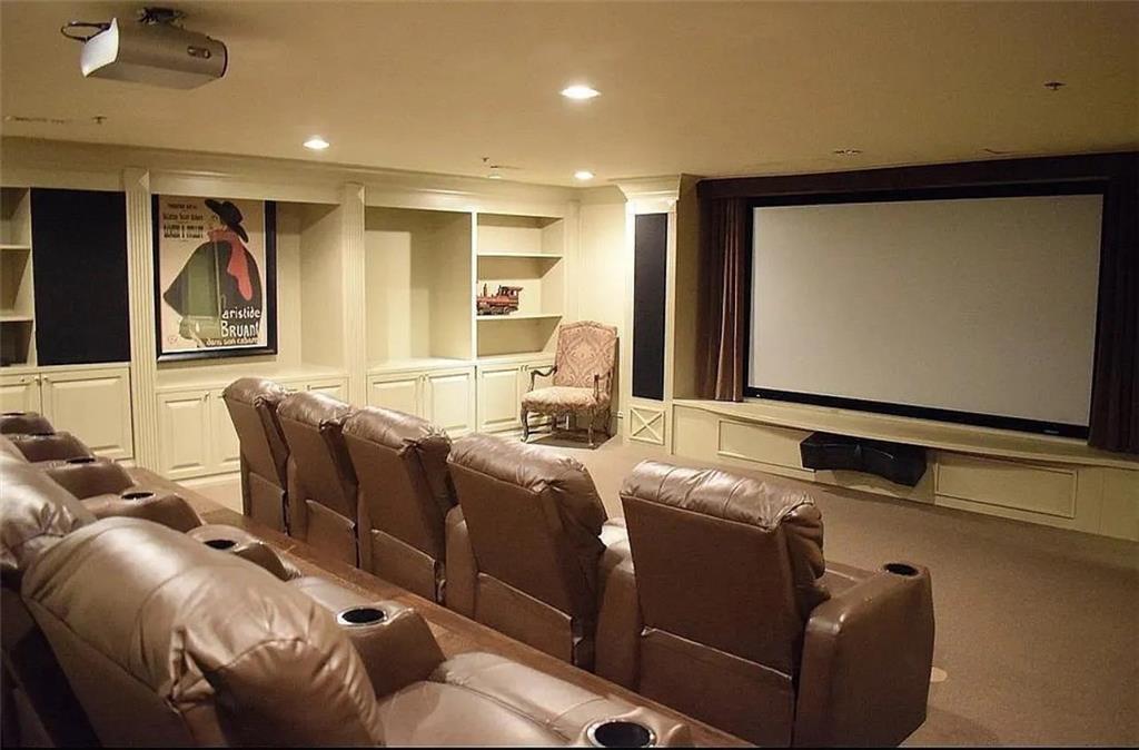 Building Photo - 3334 Peachtree Rd NE