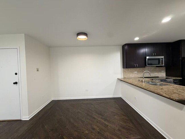 Building Photo - 716 Prescott Dr