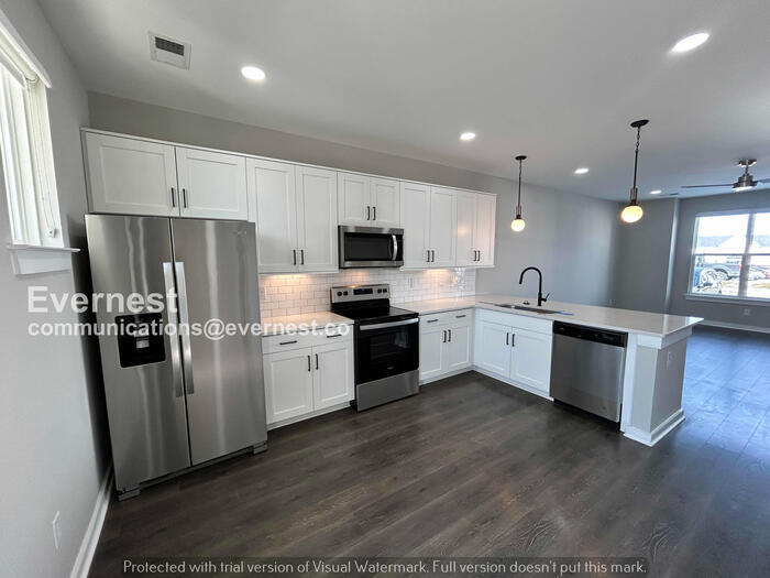 Building Photo - 604 Mason Ward Pl