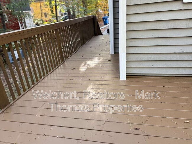 Building Photo - 11 Tarawa Terrace