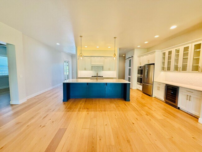 Building Photo - Modern Farmhouse in Cartwright Ranch