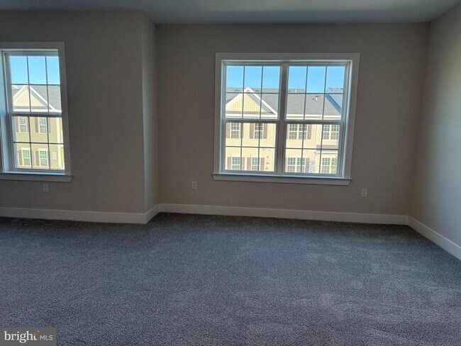 Building Photo - 1404 Justin Dr