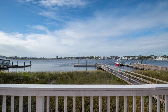 Building Photo - TIME TO SECURE YOUR BOATER'S PARADISE FOR THE FALL OF '25-SPRING OF '26