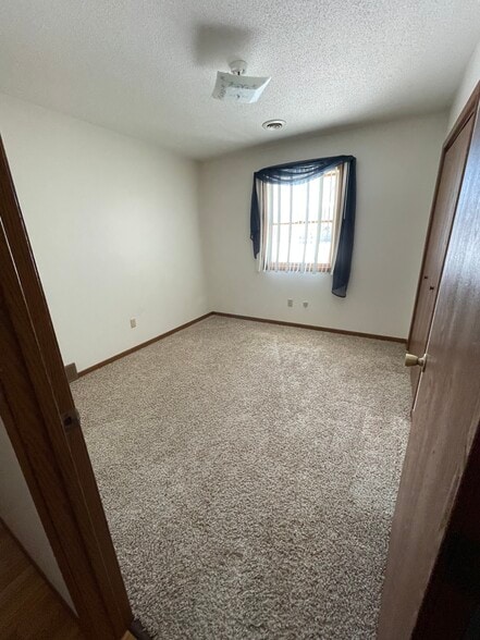 Building Photo - 716 Randy Rd