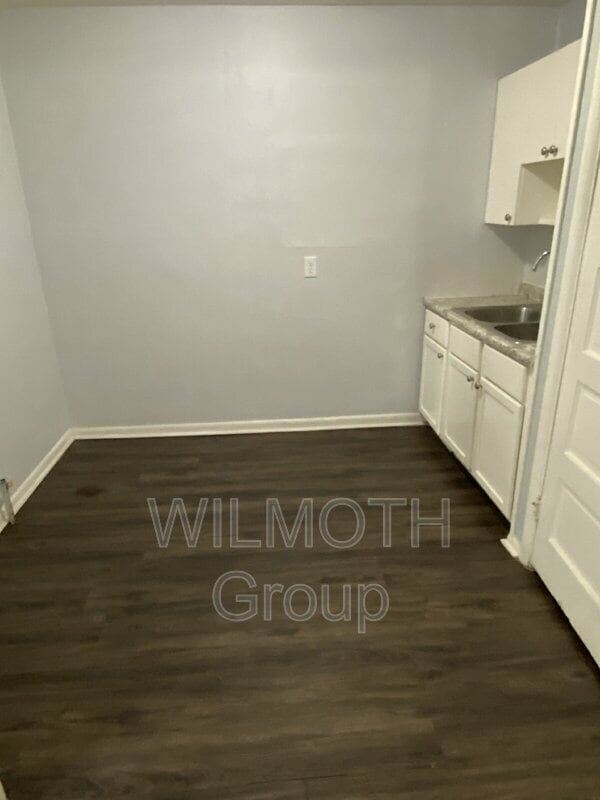 Building Photo - 117 E Palmer St