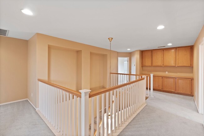 Building Photo - 8348 Barnwood Ln
