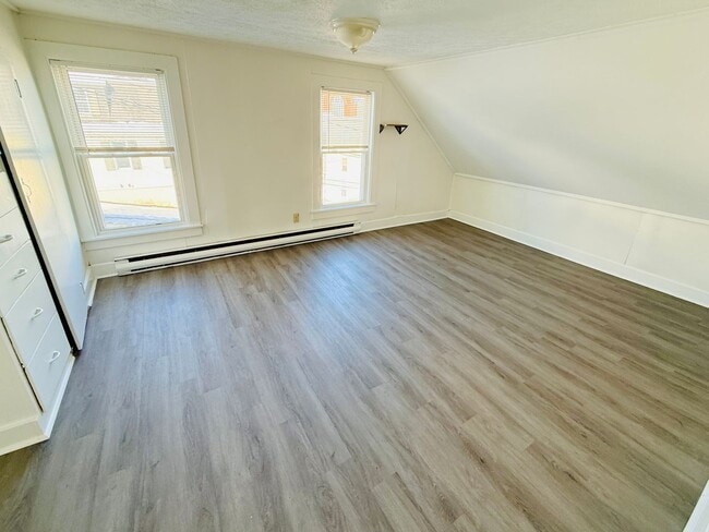 Building Photo - 53 Pike St